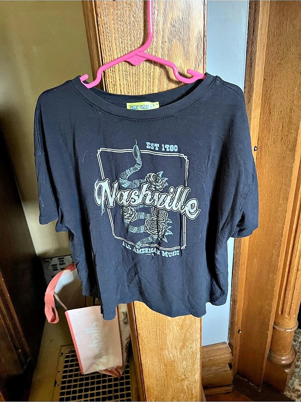 Chit Chat Nashville Graphic Cropped T-Shirt Black Small